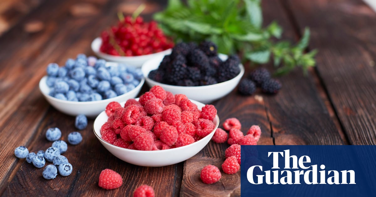 Flavonoid-rich foods and drinks can cut the risk of dementia, study found | Dementia